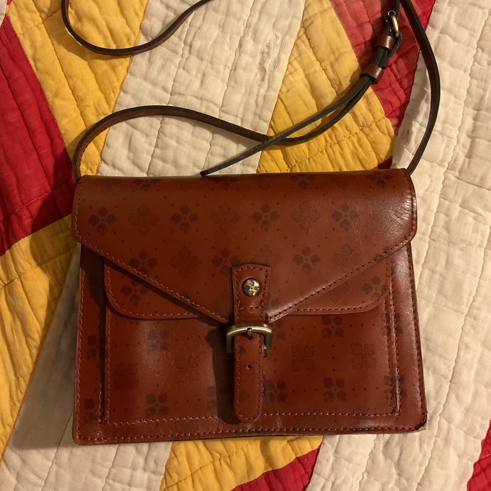 Patricia Nash Tan Leather Debossed Floral Multi-Compartment Crossbody Bag ❤️❤️❤️
